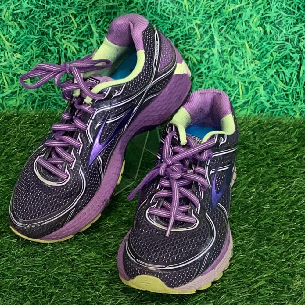 Brooks GTS